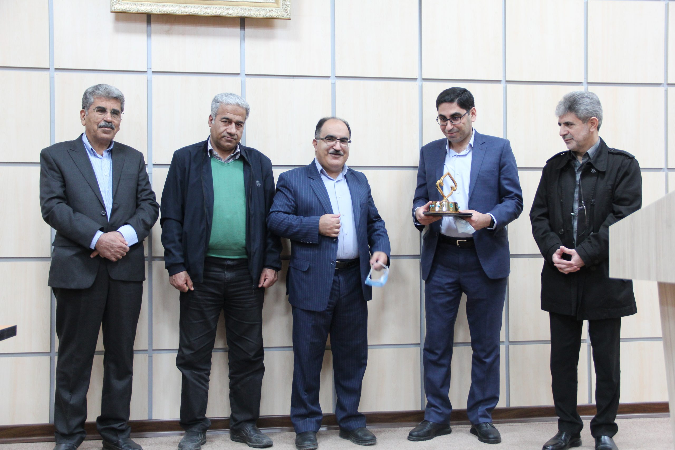 از واحد تولیدی صنعت کاشی و سرامیک استان یزد تقدیر شد