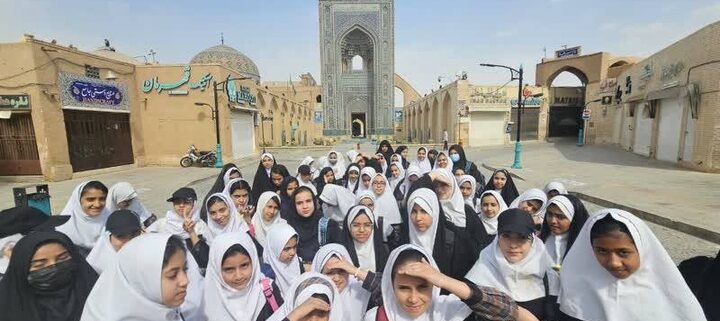 برگزاری تور بافت گردی ویژه دانش آموزان روستای هدف گردشگری فهرج یزد
