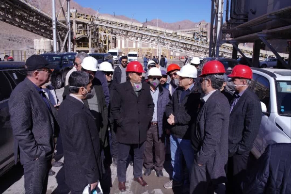 بازدید اعضای شورای عالی معادن از معدن سرب و روی مهدی آباد در استان یزد