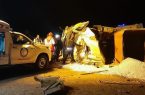 رهاسازی یک مصدوم در حادثه واژگونی تریلر در محور انار به مهریز