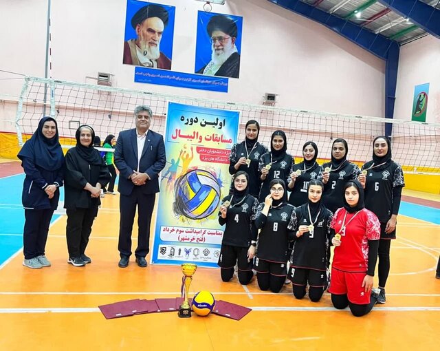 قهرمانی مقتدرانه دختران علوم پزشکی یزد در مسابقات والیبال دانشگاه‌های استان