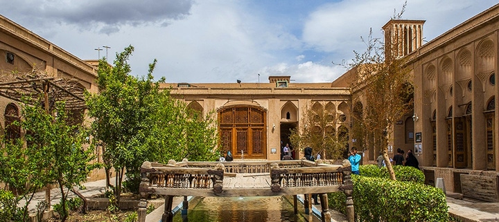 خانه تاریخی لاریها تا پیش از نوروز احیا و باز پیرایی میشود